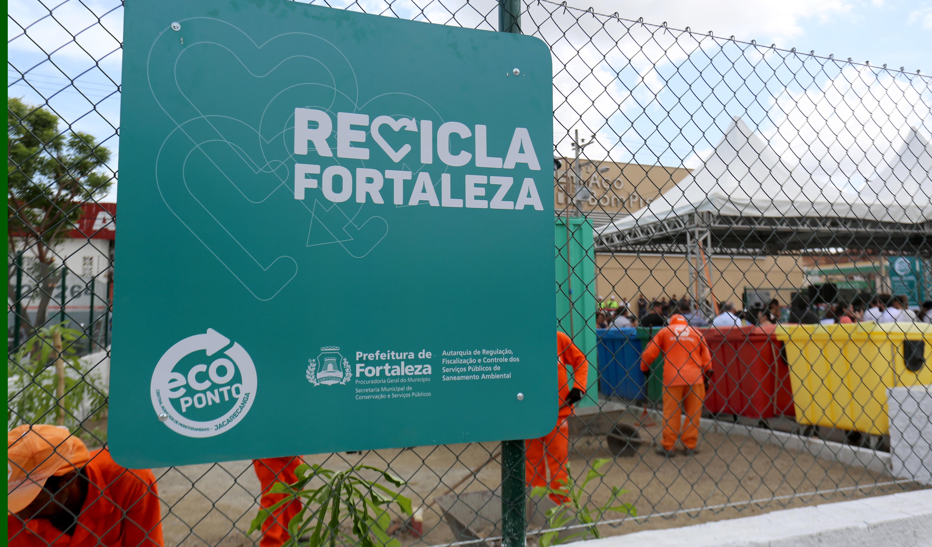 Placa do programa Recicla Fortaleza